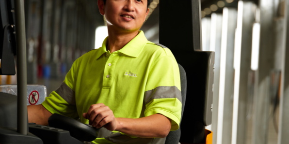 WH - pushing forklift