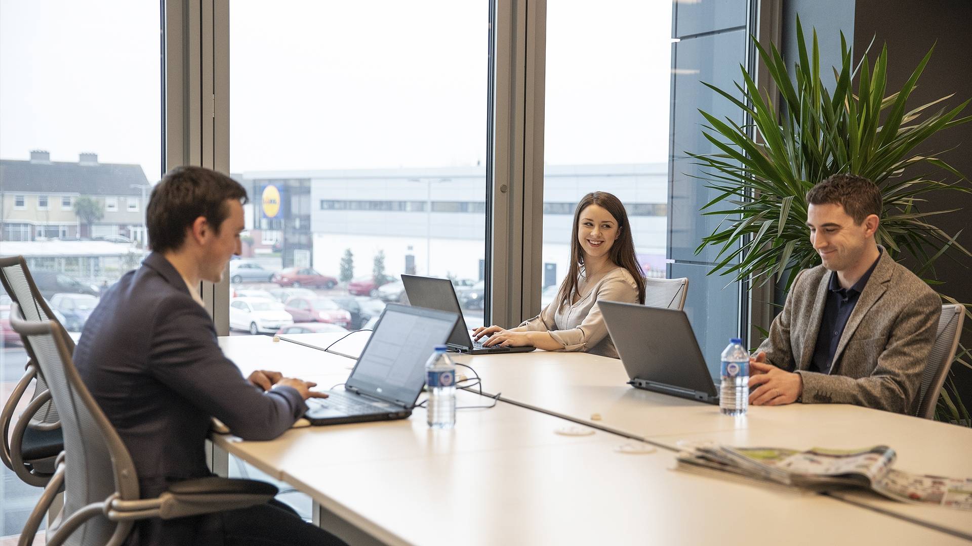 Office - Group at high desk